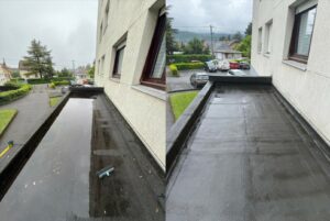 Deux photos comparatives d’une toiture plate. À gauche, la surface est partiellement inondée, avec de grandes flaques d’eau stagnante. À droite, après entretien, la toiture est entièrement sèche et propre, sans accumulation d’eau visible.